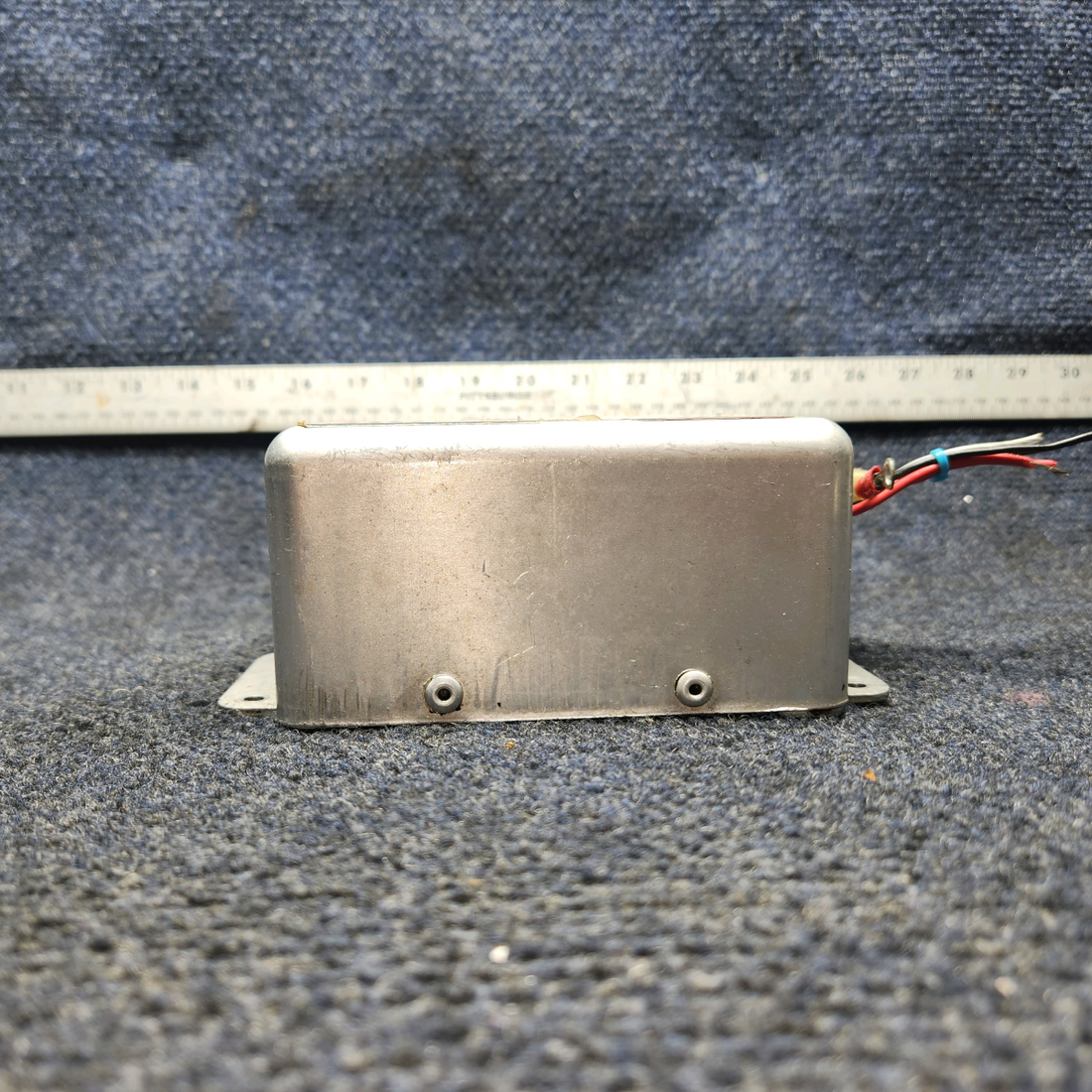 Used aircraft parts for sale, HS Whelen WHELEN Beechcraft A24R Strobe Light Power Supply (Volts: 14) Tested