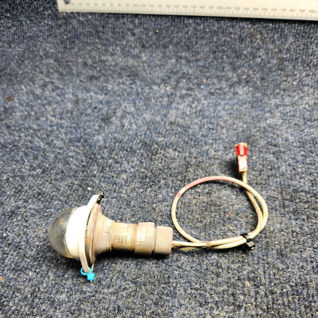 Used aircraft parts for sale, A-2064-1073 GRIMES Piper PA32RT-300 REAR POSITION LIGHT ASSEMBLY W LENS AND RETAINER (12V)