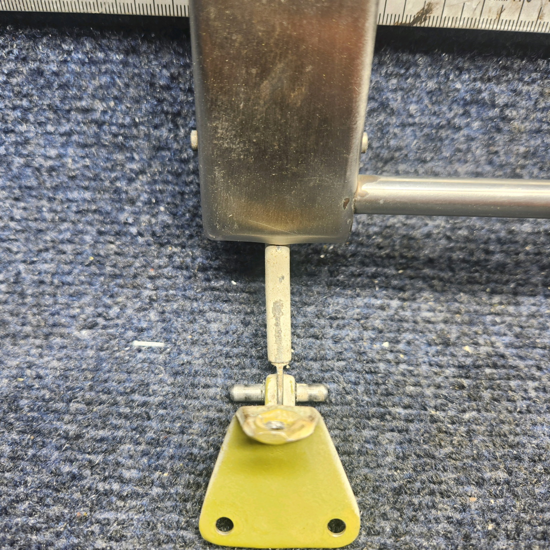 Used aircraft parts for sale, 002-430055-1 Beechcraft F33A OPENABLE WINDOW LATCH ASSEMBLY LH