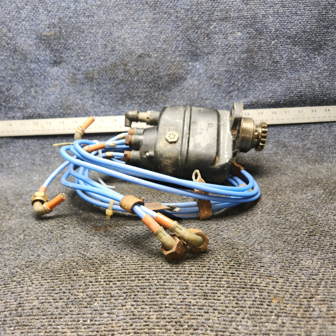 Used aircraft parts for sale, 664, 530603 Continental C125, C145 & O300 Cessna 172F Slick Magneto With Gear