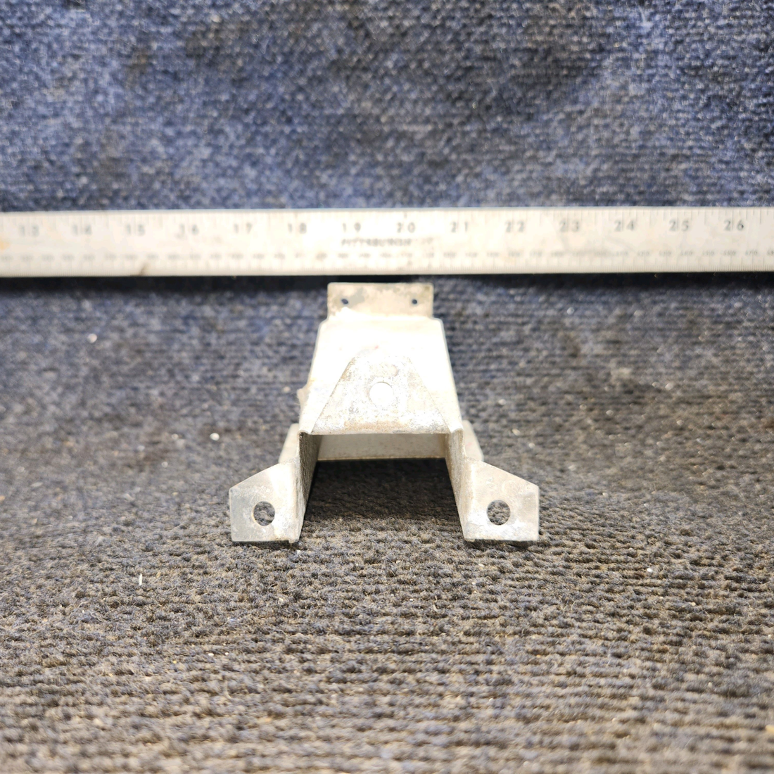 Used aircraft parts for sale, 0700326-1 Cessna 172E LH & RH Rear Seat Vent Brackets