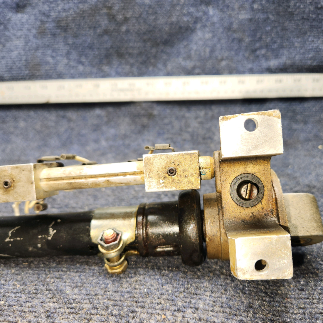 Used aircraft parts for sale, 99854-000 PIPER PA28-161 Condenser Trasmission Assembly W/Engine 12 Volt