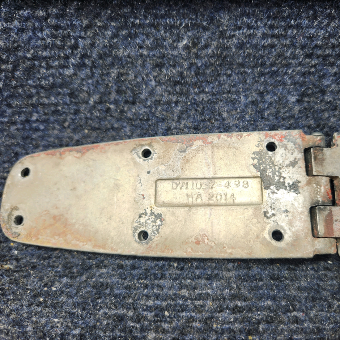 Used aircraft parts for sale, 0413426-3 Cessna C-150J Hinge Assy L.H Upper or R.H Lower