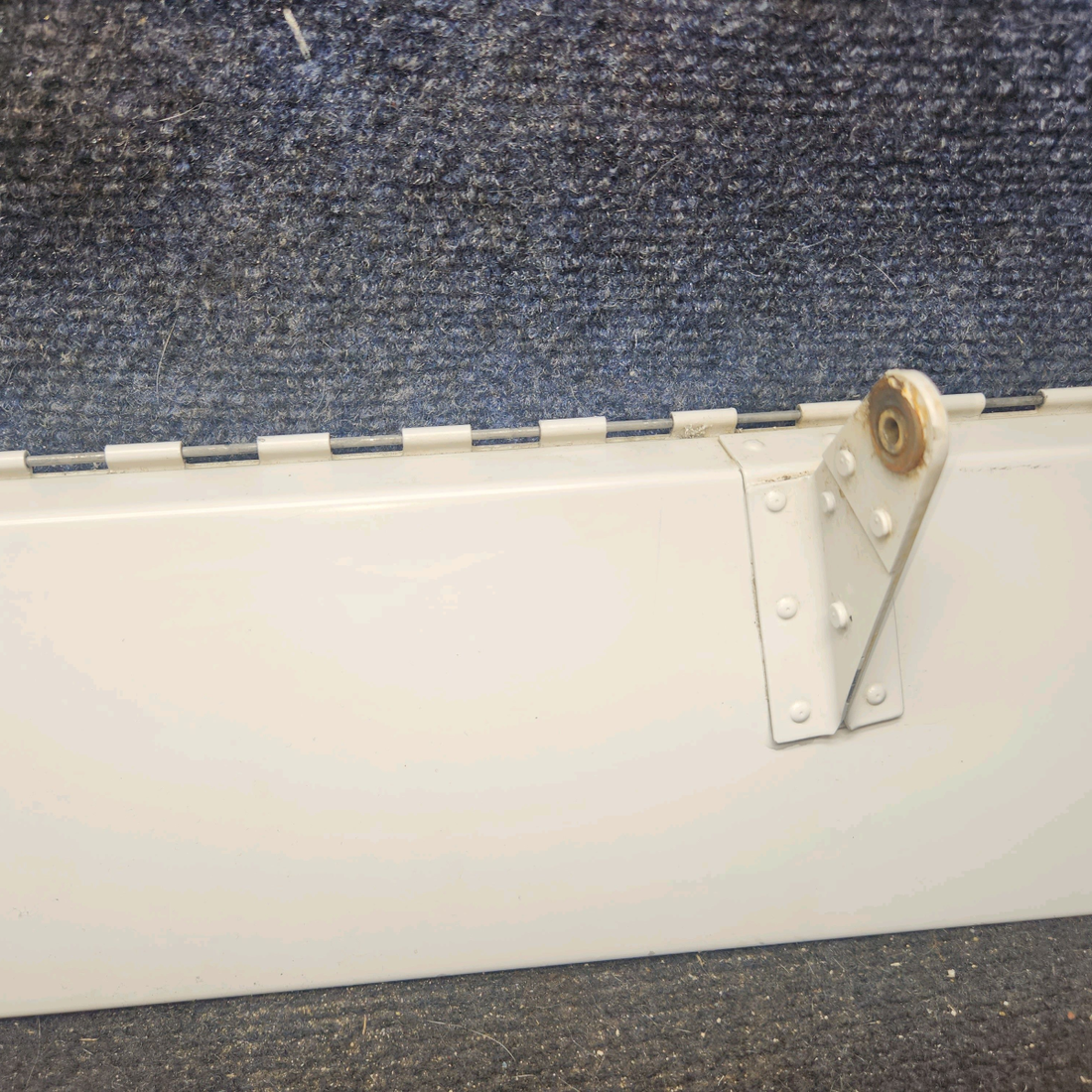 Used aircraft parts for sale, 0432001-5 cessna 150G Elevator Trim Tab Assembly