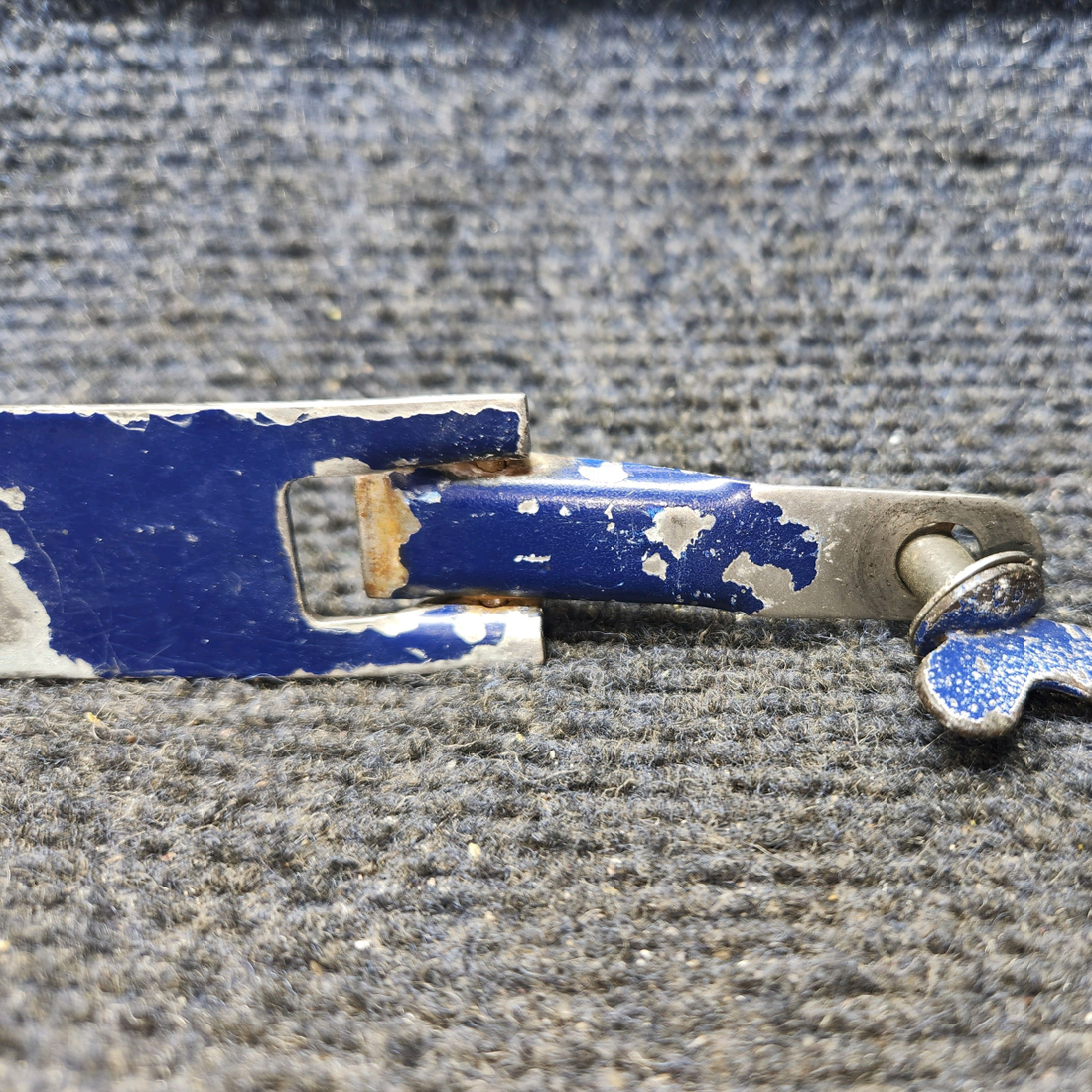 Used aircraft parts for sale, 12723-000 PIPER PA28-140 Engine Cowl Fastener