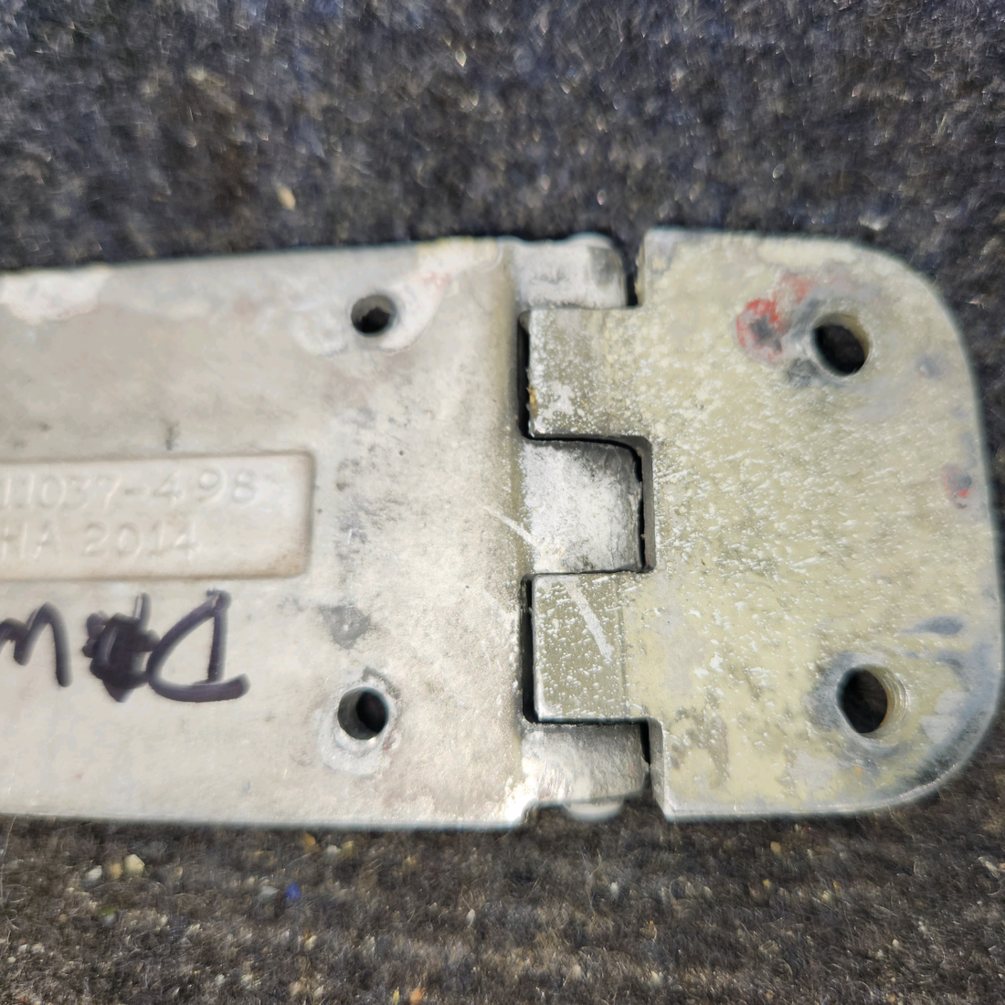Used aircraft parts for sale, 0413426-4 cessna 150G Hinge Assembly – LH Lower & RH Upper
