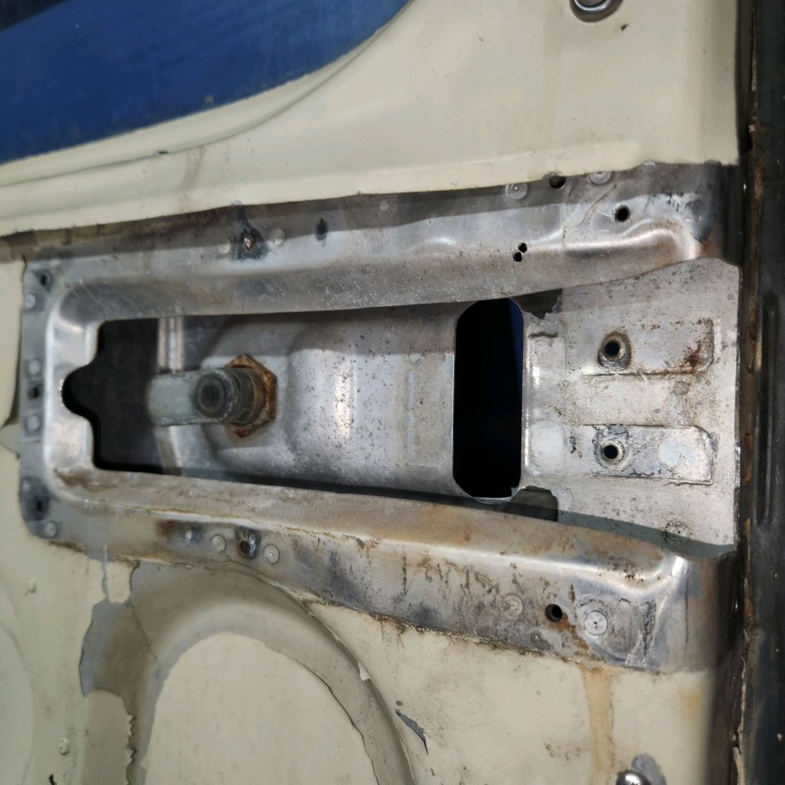 Used aircraft parts for sale, 63006-000 Piper PA-28-140 Door Assembly