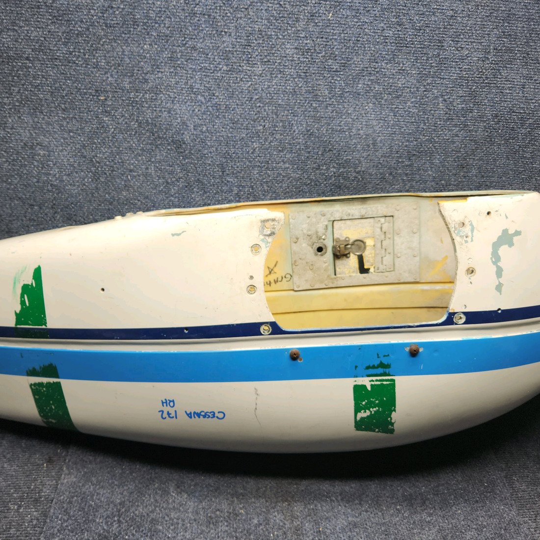 Used aircraft parts for sale, 0541223-16 Cessna  [part_model] WHEEL PANT ASSEMBLY RH W/ DOOR