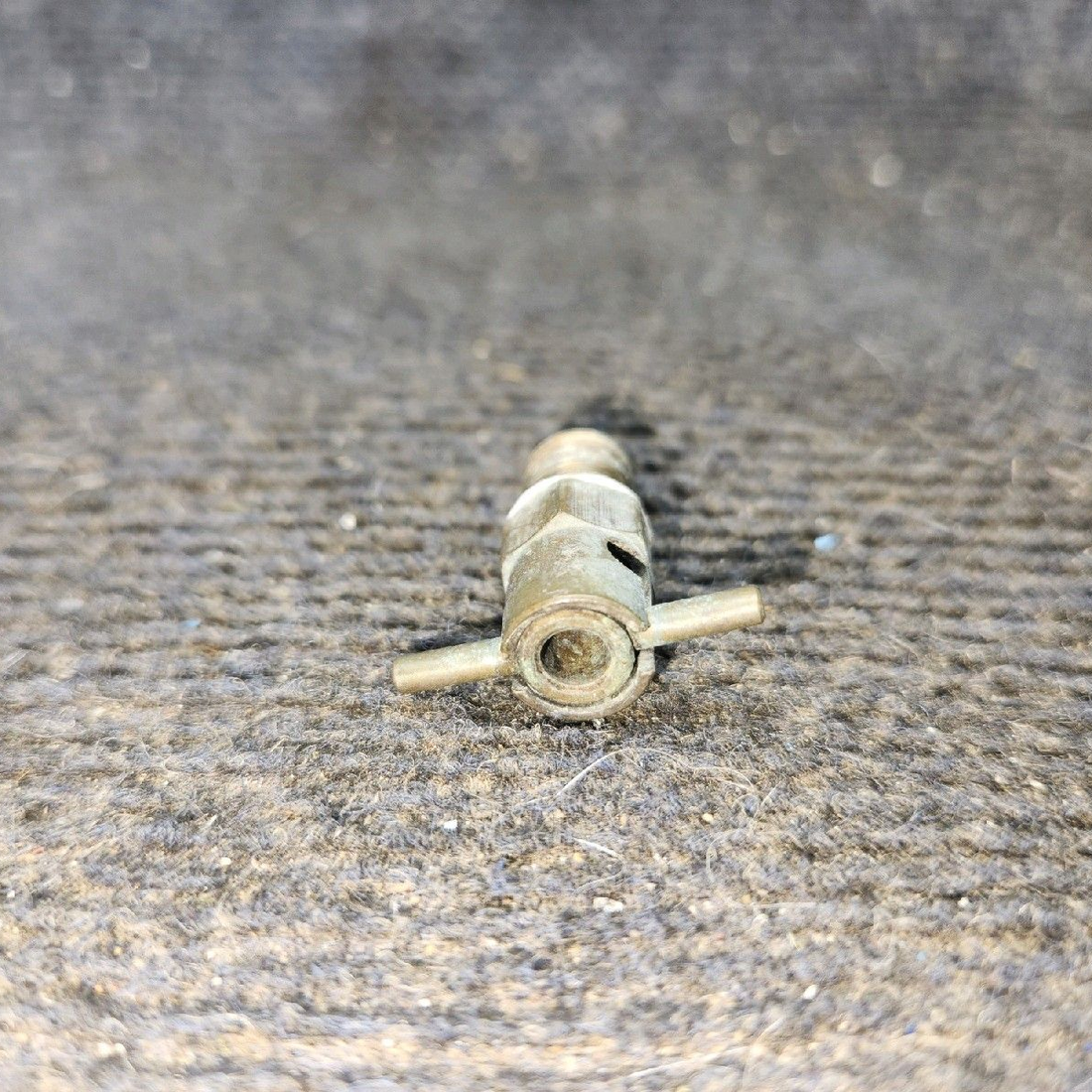 Used aircraft parts for sale, 492-022 piper PA-28-181 Fuel Drain Valve