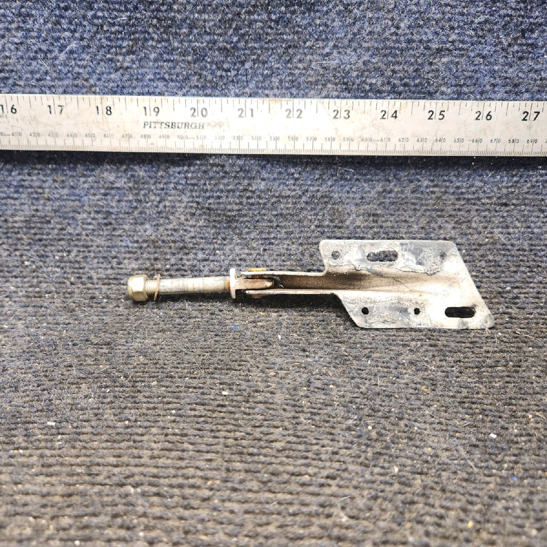 Used aircraft parts for sale, 79475-008 piper PA-28-181 Lower Cabin Door Hinge Assembly