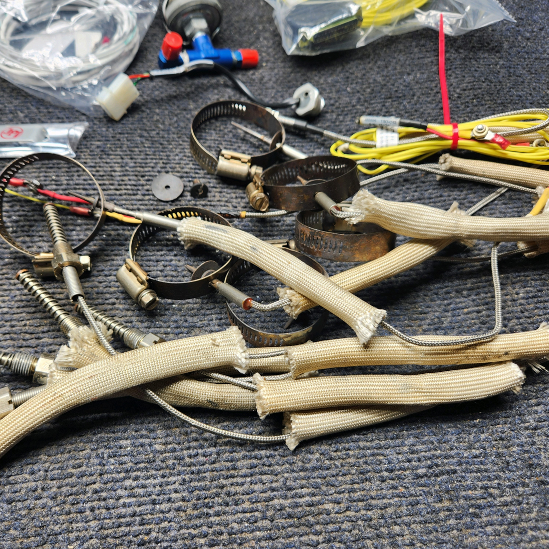 Used aircraft parts for sale, EMD-700/730/800/830 J.P Instruments EMD-830 Beechcraft A24R Engine Data Monitor System with Probes SIX CYL (14-28V)