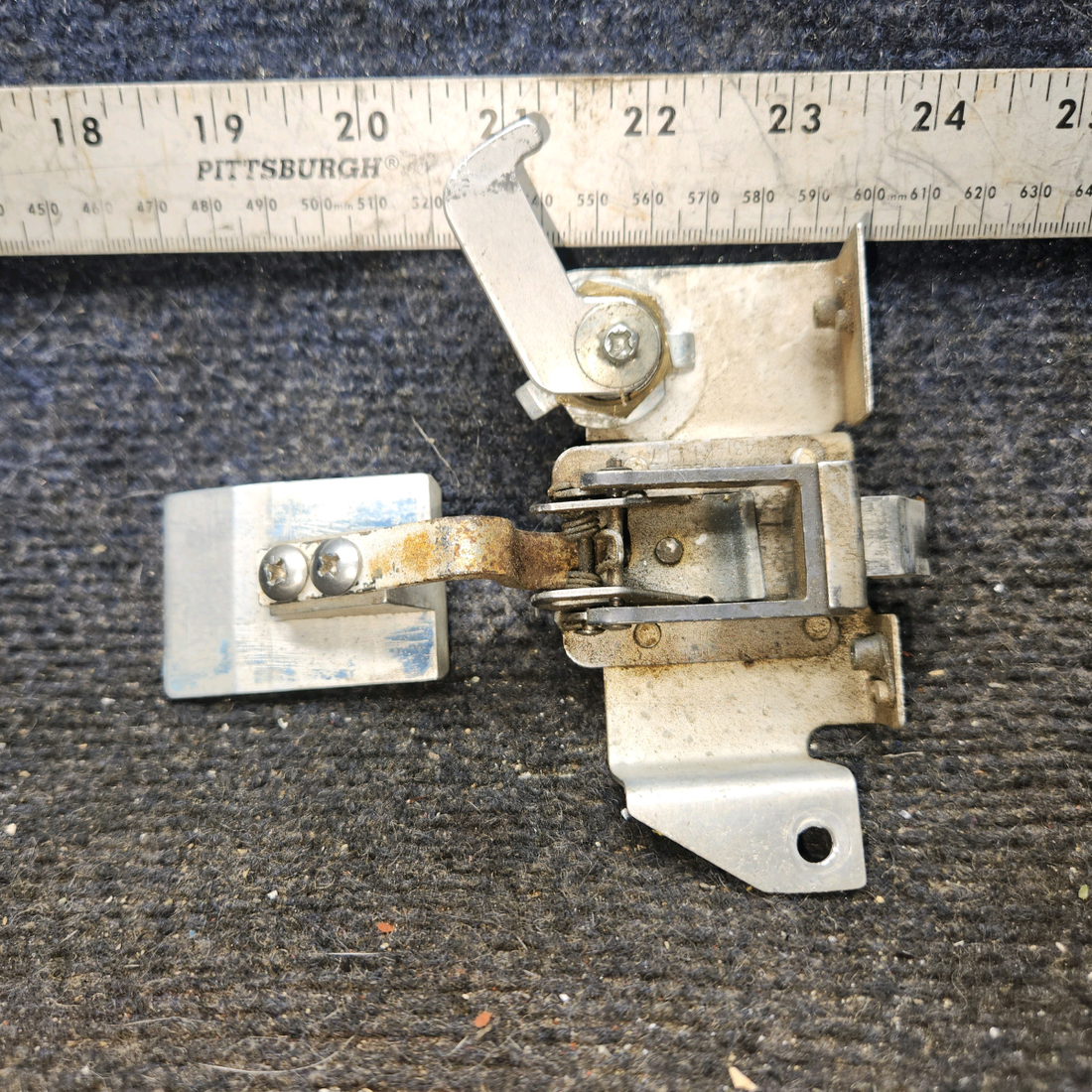 Used aircraft parts for sale, S1359-8 cessna 172N Baggage Door Latch