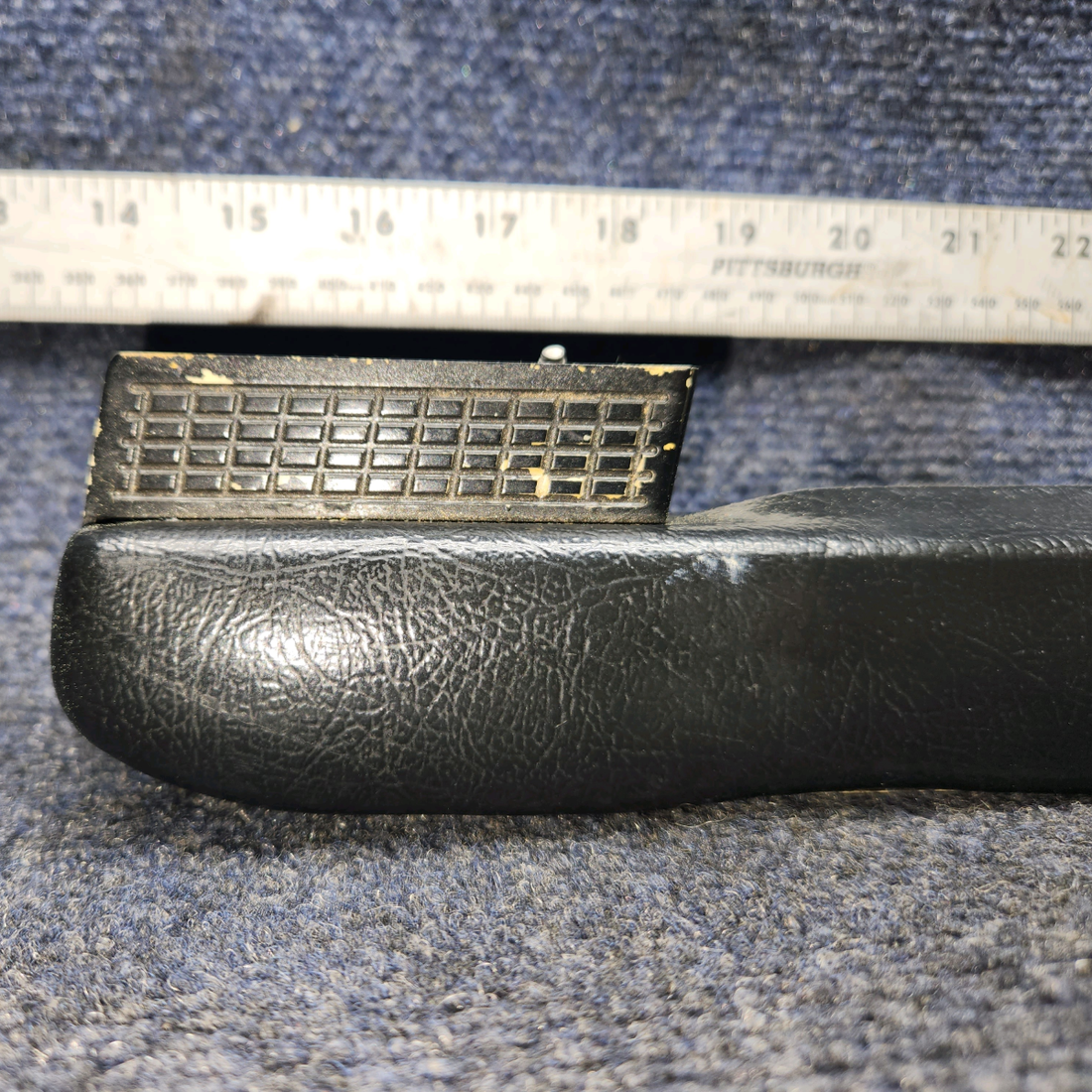 Used aircraft parts for sale, 1414082-20 CESSNA 172K ARMREST ASSEMBLY