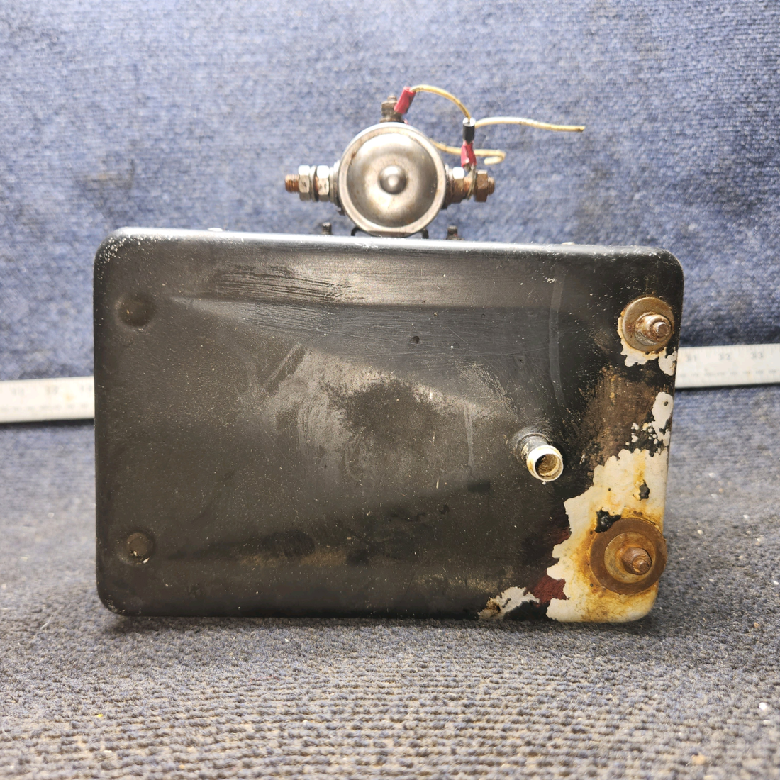 Used aircraft parts for sale, 0413402-2, 0413402-6 cessna 150G Battery Box with Lid