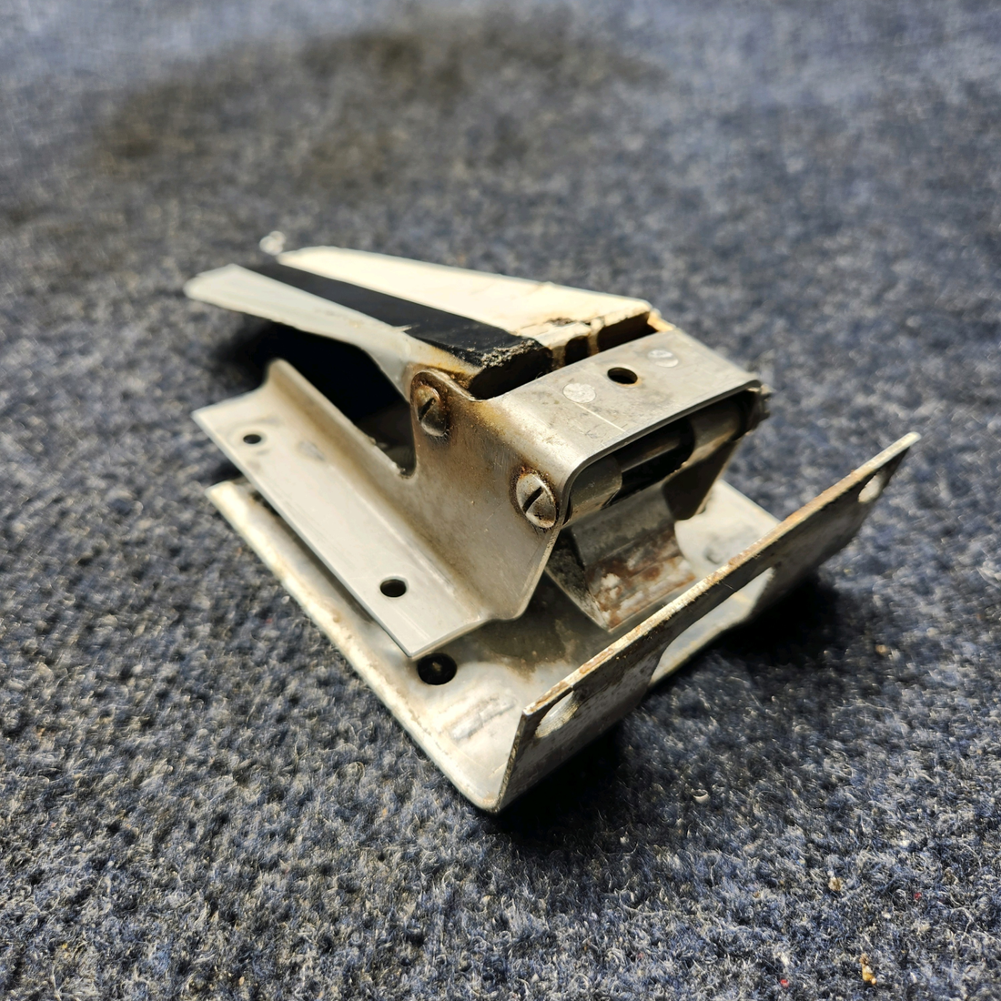 Used aircraft parts for sale, 79515-003 Piper PA32RT-300 CABIN DOOR LATCH ASSEMBLY