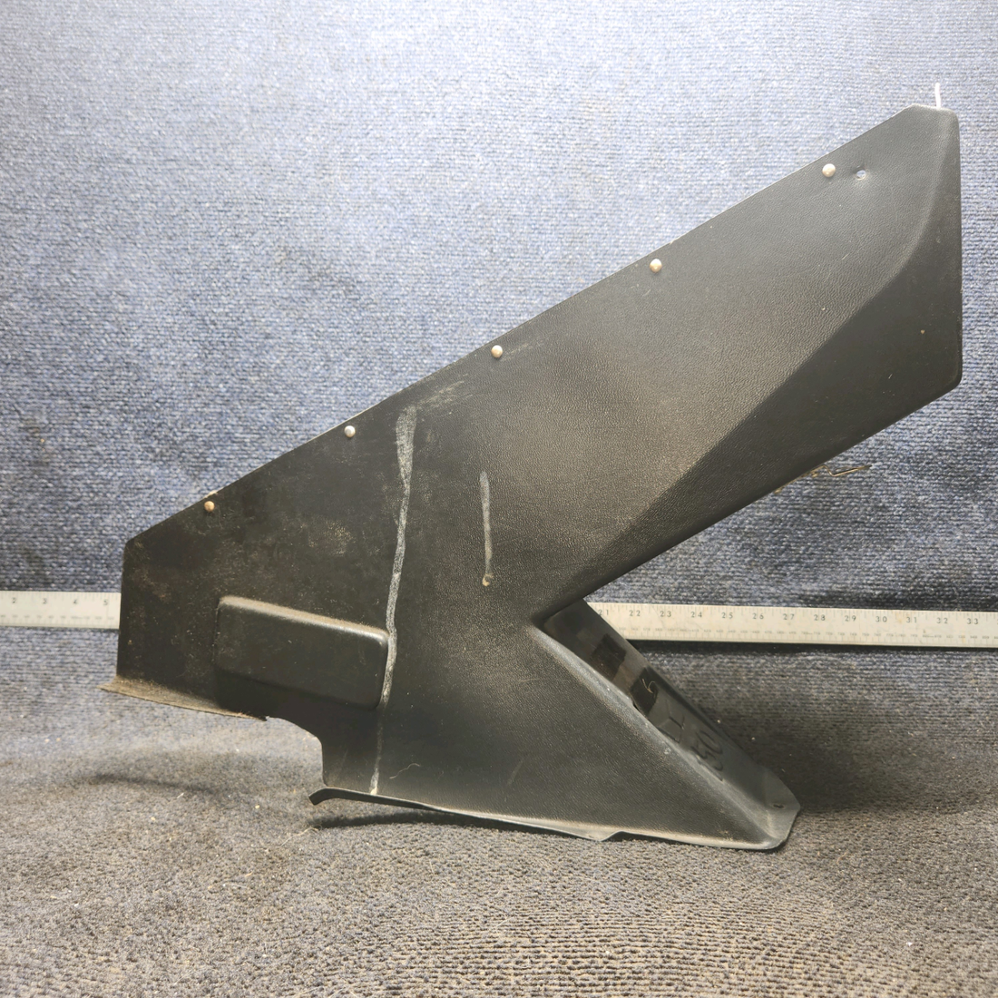 Used aircraft parts for sale, 0411004-1 cessna 150G Center Console Cover