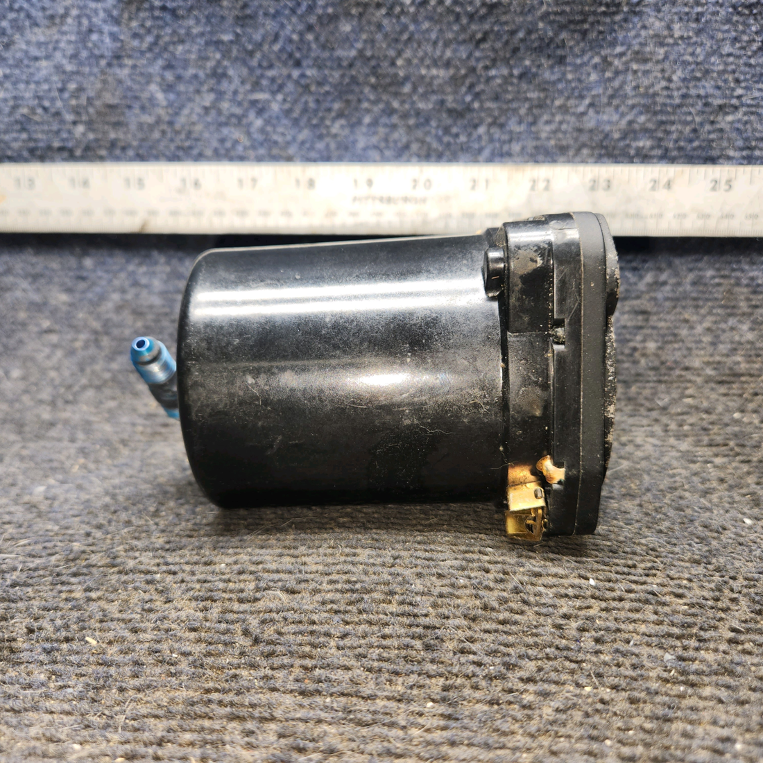 Used aircraft parts for sale, 7000 United Instruments piper PA-28-181 Vertical Speed Indicator