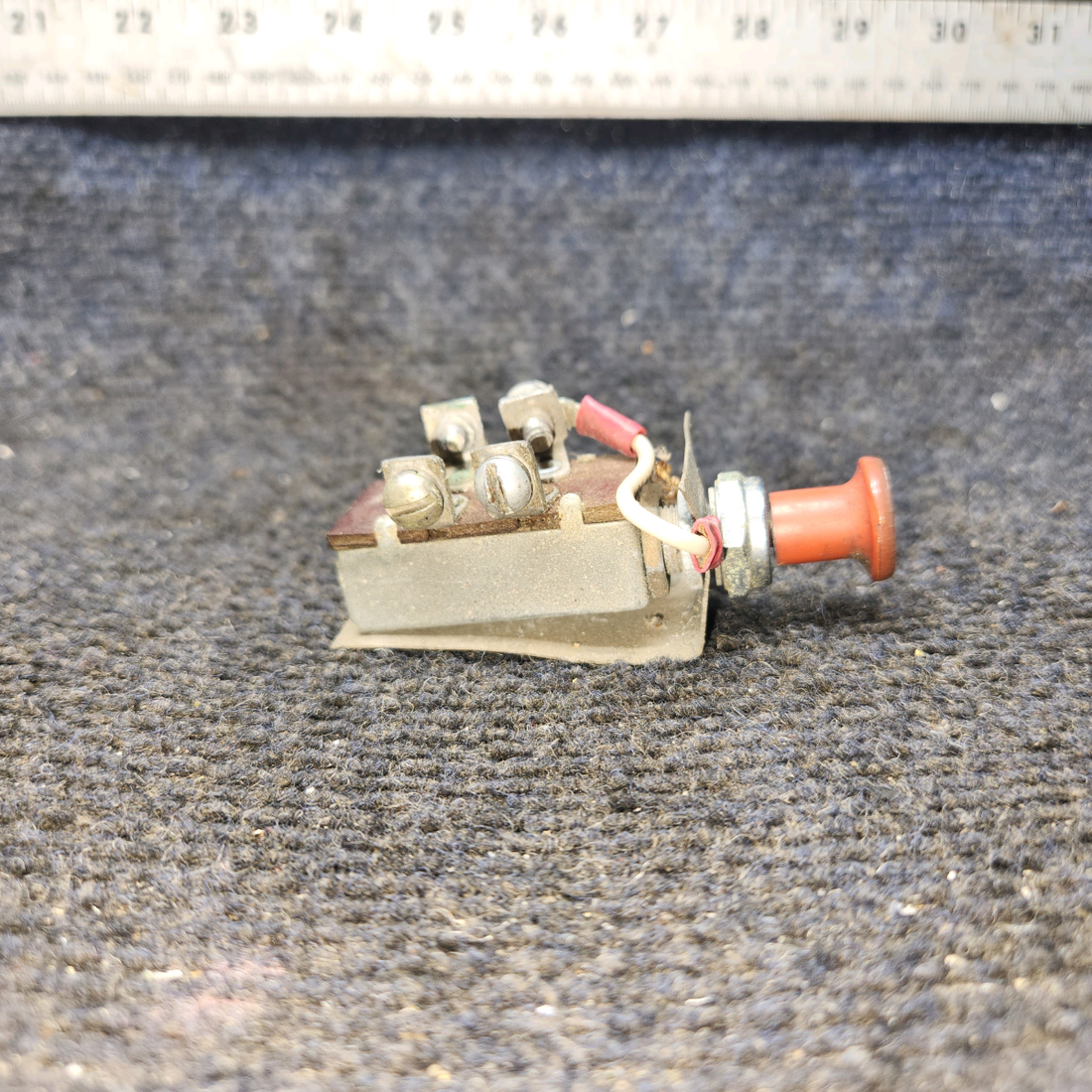 Used aircraft parts for sale, 0713026-5 Cessna 172F Master Switch