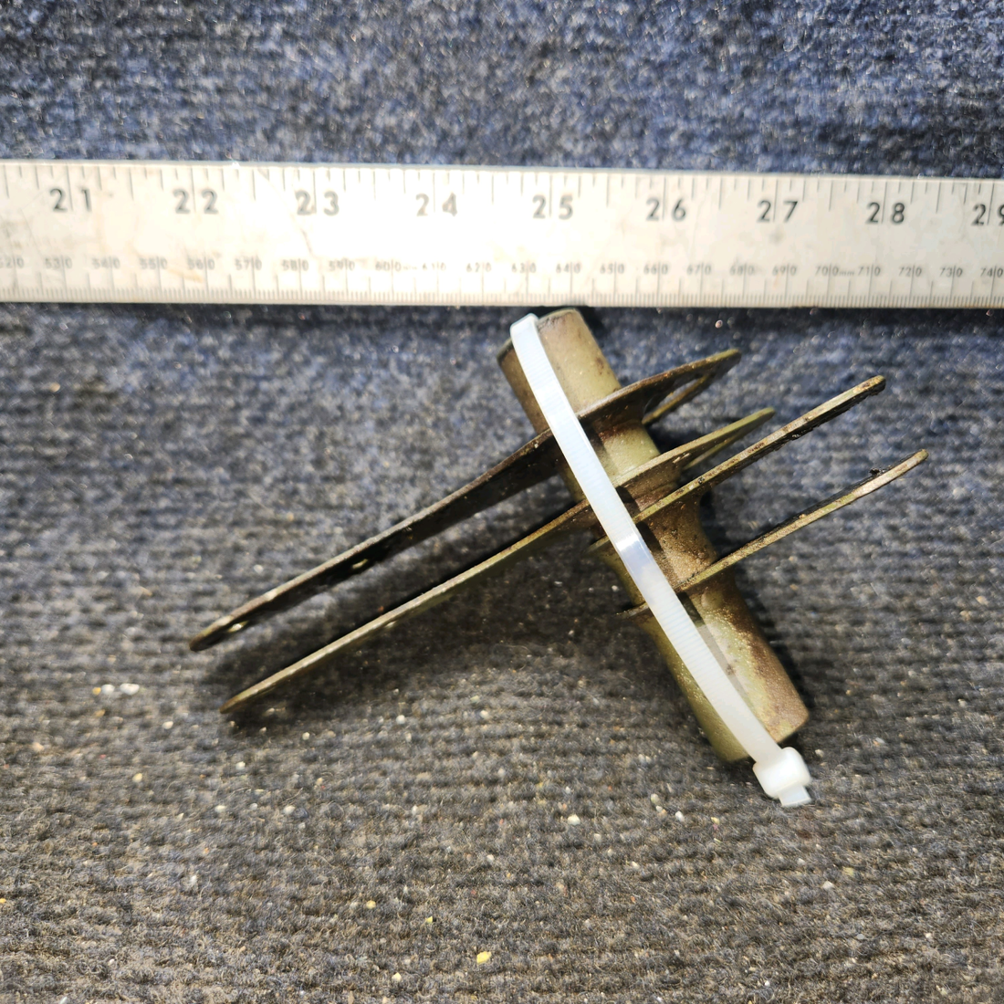 Used aircraft parts for sale, 0760611-2 Cessna 182G Aileron Bellcrank Assembly - RH