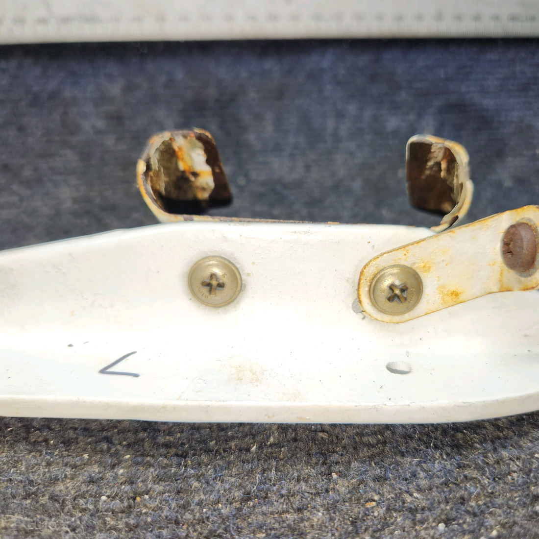 Used aircraft parts for sale, 0541155-1, 0541154-1 Cessna 172E Main Gear Entrance Bracket w/ Step - LH