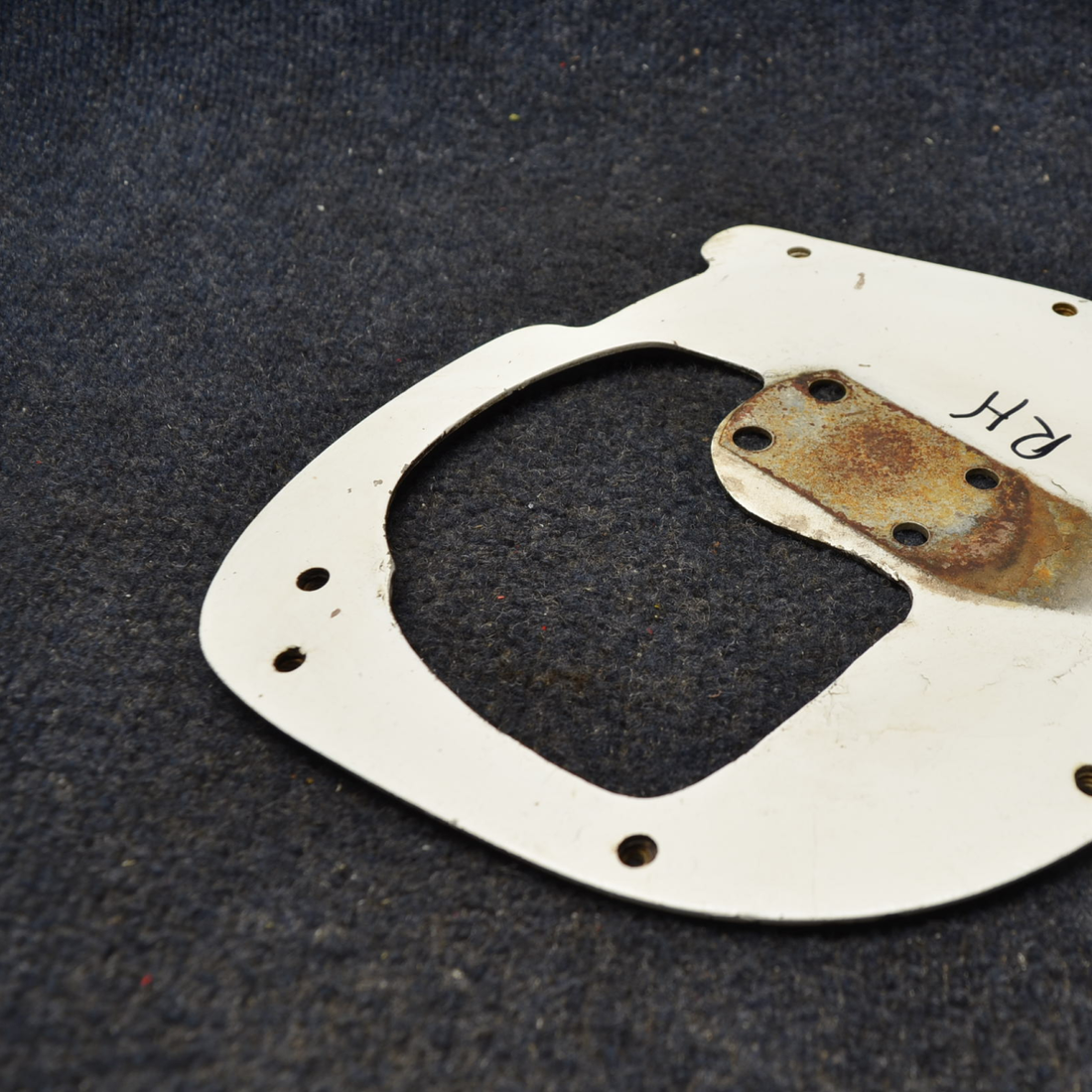 Used aircraft parts for sale, 0441143-26 Cessna C175 PLATE ASSYWHEEL FAIRING MAIN GEAR - RH