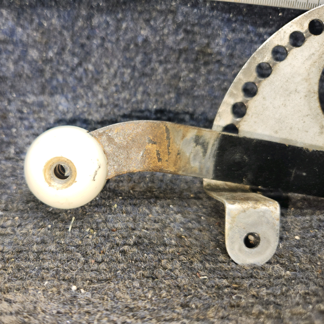 Used aircraft parts for sale, 0713315-1 Cessna 182G Cowl Flap Lever Assembly