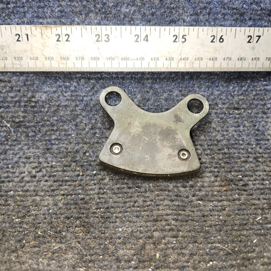 Used aircraft parts for sale, 074-01000, 073-01100 cessna 172N Backing Plate – 2 Rivets Set (0.202 in)