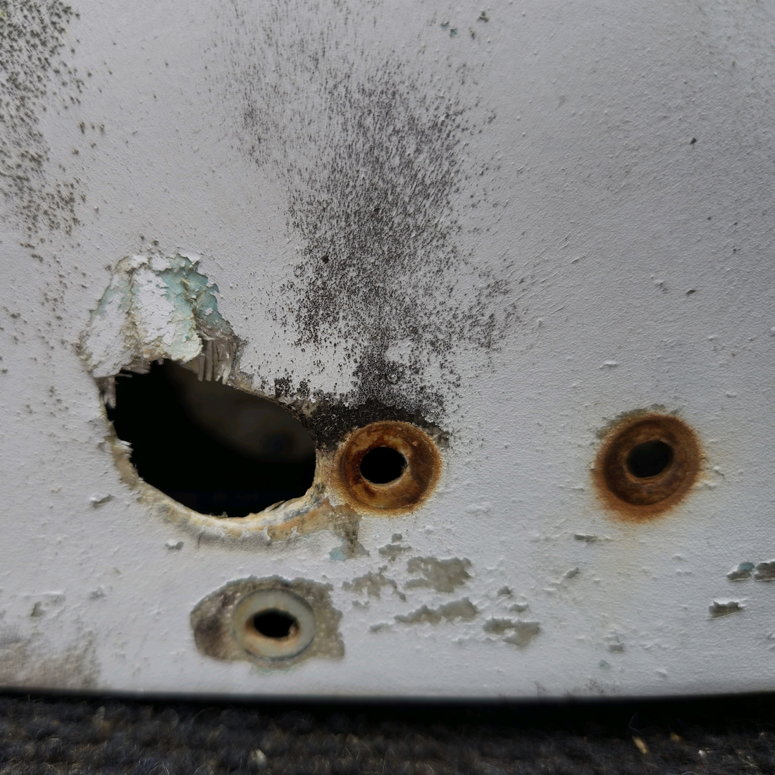 Used aircraft parts for sale, 0531007-3-791 Cessna 172F Rotating Beacon Vertical Fin Tip