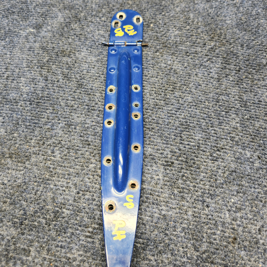 Used aircraft parts for sale, 0511280-2,  0511237-2 CESSNA C172RG CABIN DOOR UPPER HINGE ASSEMBLY RH