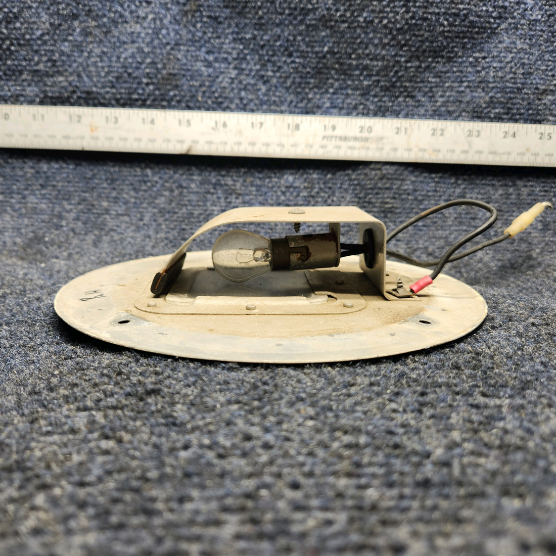 Used aircraft parts for sale, 0521101-2 CESSNA 172K COURTESY LIGHT ASSEMBLY