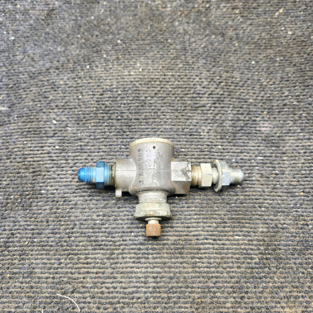 Used aircraft parts for sale, C482001-0101 cessna 150G Suction Relief Valve