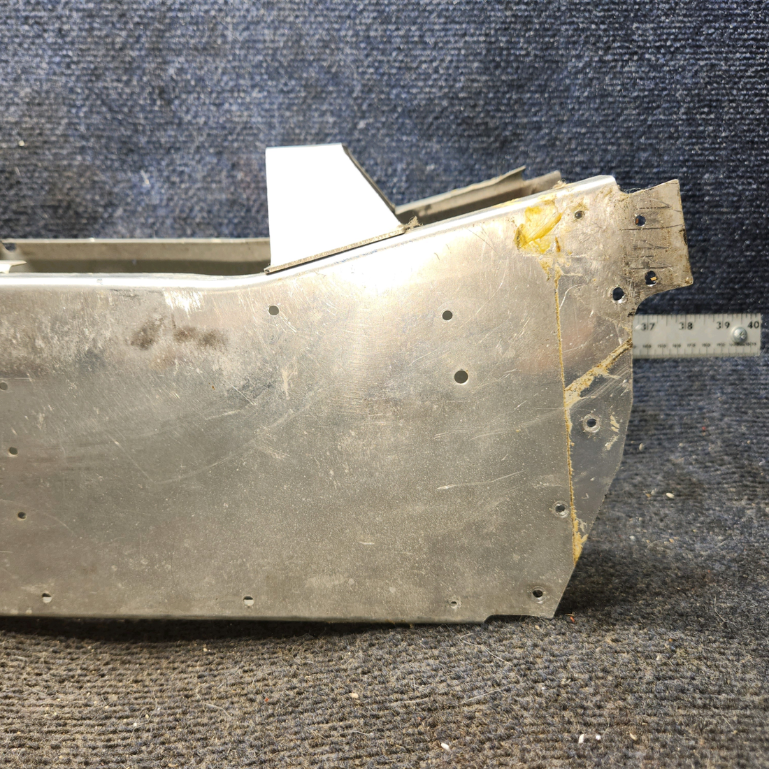 Used aircraft parts for sale, 0513368-201 cessna 172N Console Structure Assembly