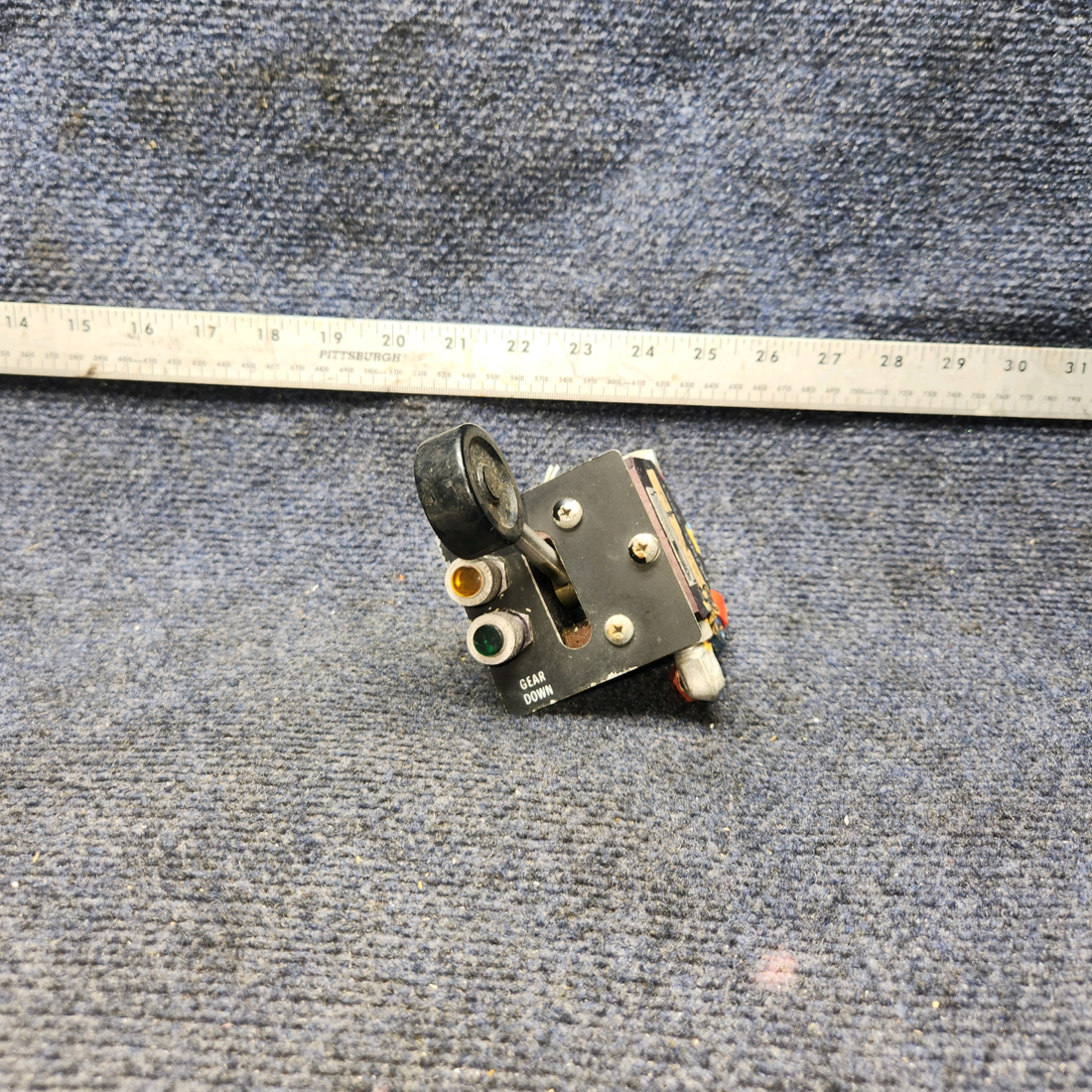 Used aircraft parts for sale, 9881020-2 Cessna 172RG Landing Gear Selector Valve Assy/W Light