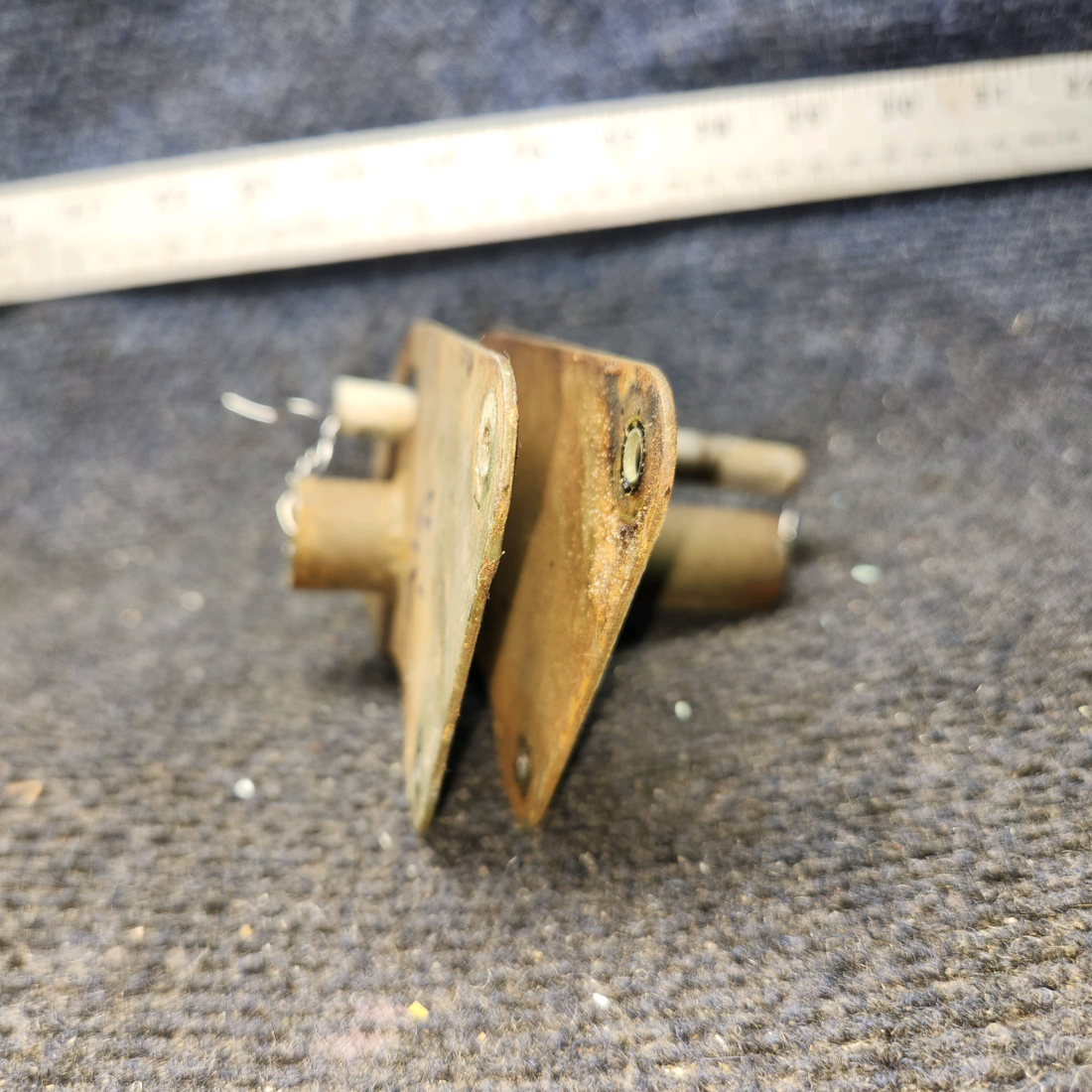 Used aircraft parts for sale, 0523223 Cessna 172E Aileron Bellcrank Assembly LH