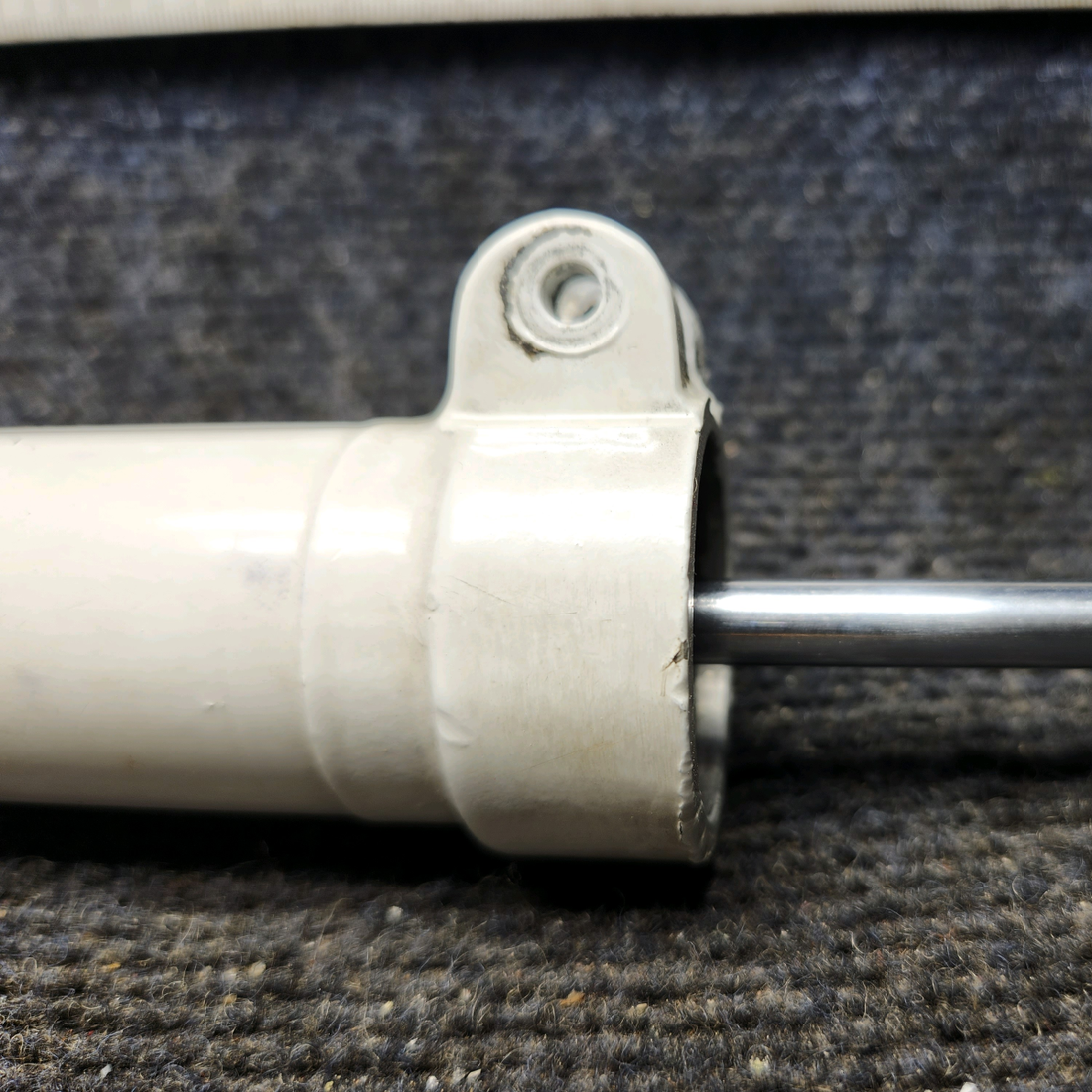 Used aircraft parts for sale, 0442512-1 Cessna 172E Shimmy Dampener Assembly