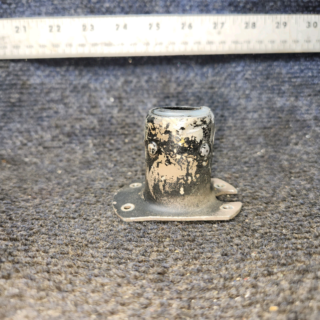 Used aircraft parts for sale, 0513311-1 Cessna 172E Control Tube Support LH