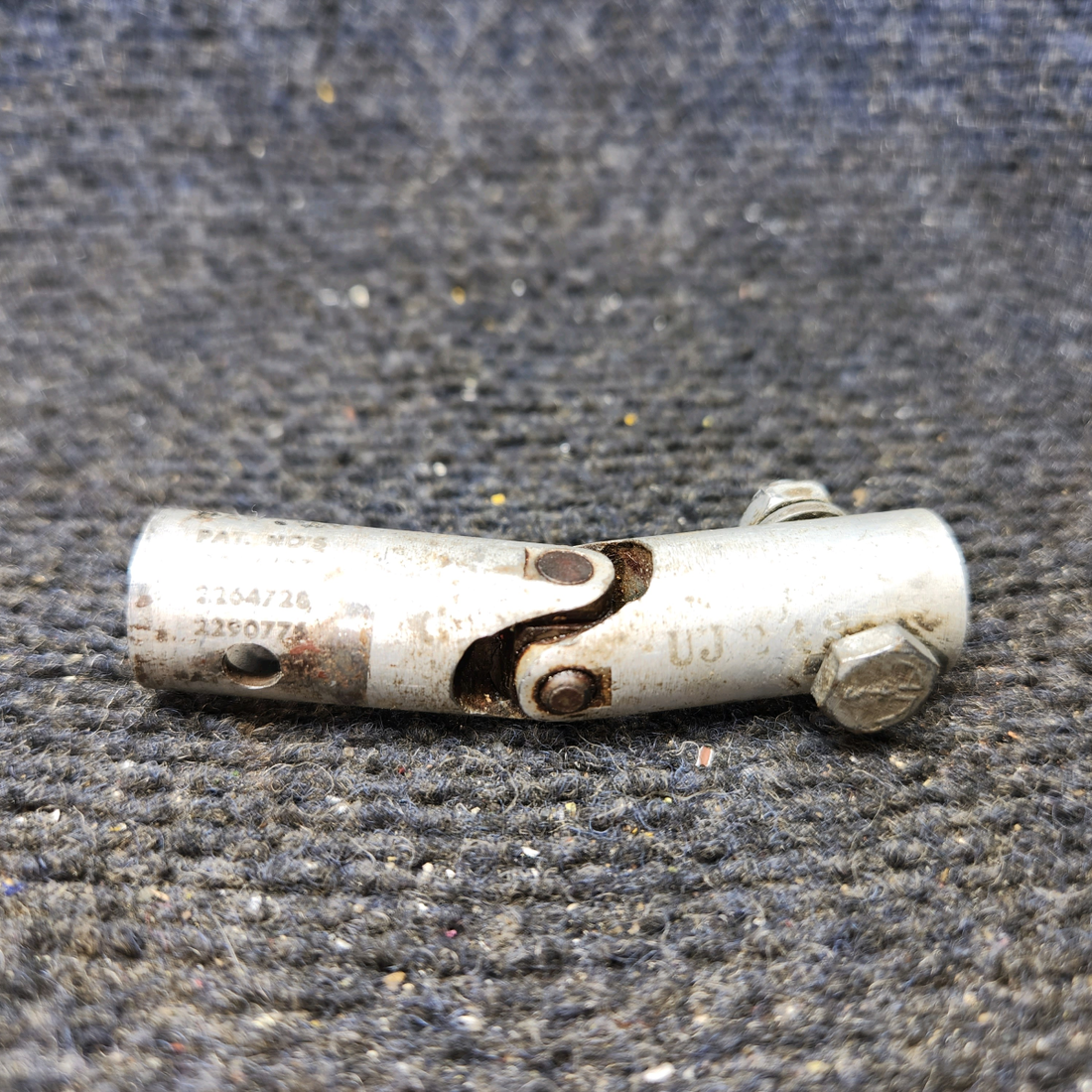 Used aircraft parts for sale, 0411079-1 Cessna C175 Control Yoke Universal Join