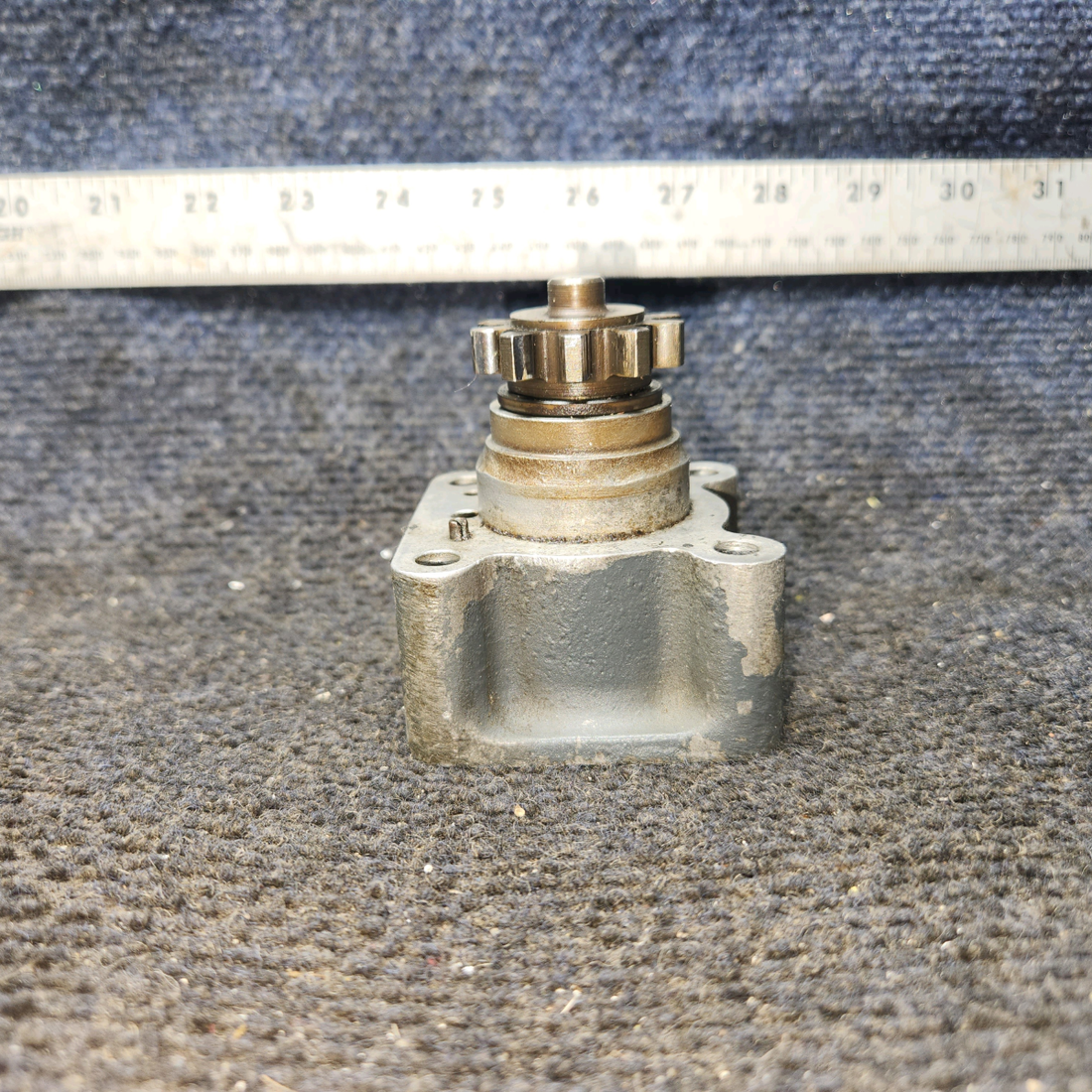 Used aircraft parts for sale, 61098 Continental, Lycoming O-320 Vacuum Pump Adapter Assembly w/ Gear