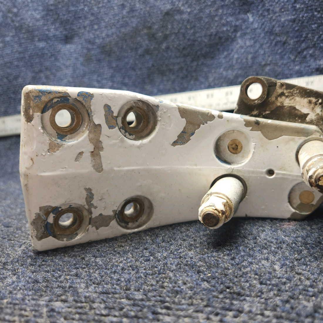 Used aircraft parts for sale, 701042-1 American Gruman A1A AXLE MAIN LANDING GEAR