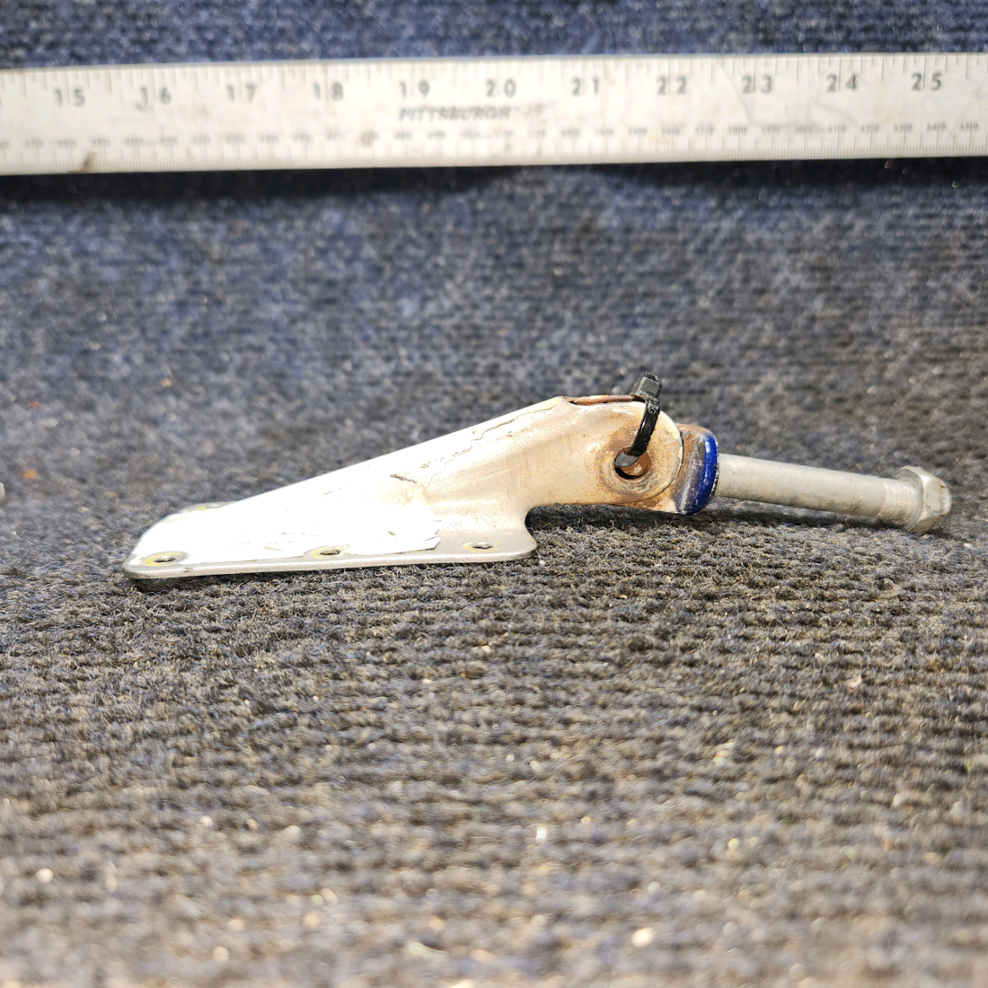 Used aircraft parts for sale, 63050-000 Piper PA28-140 Cabin Door Top Hinge
