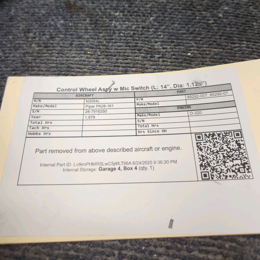 Used aircraft parts for sale, 85292-007 Piper PA28-161 Control Wheel Assy w Mic Switch (L: 14”, Dia: 1.125”)