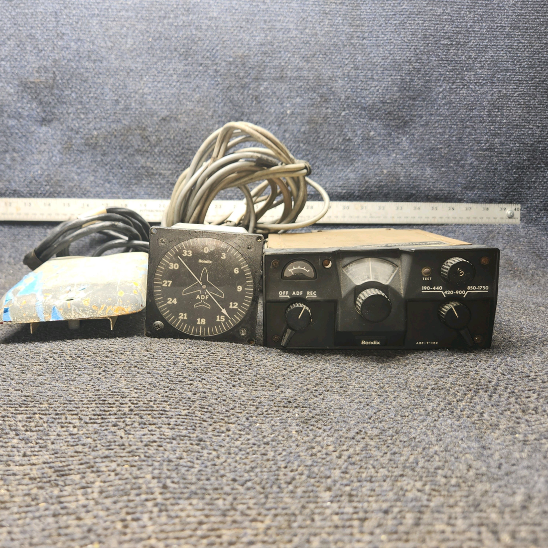 Used aircraft parts for sale, 1U022-08, 1U027-01 Bendix Piper PA-28-140 ADF Radio 201C w/ Tray, Indicator & Antenna (14/28V)