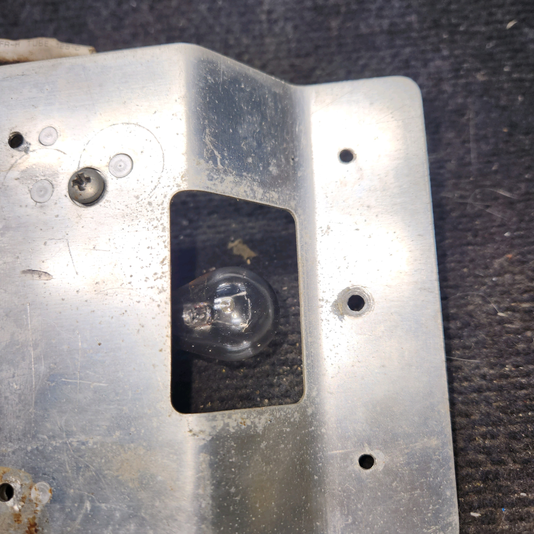 Used aircraft parts for sale, 0511325-1 cessna 172N Overhead Console Support Assembly