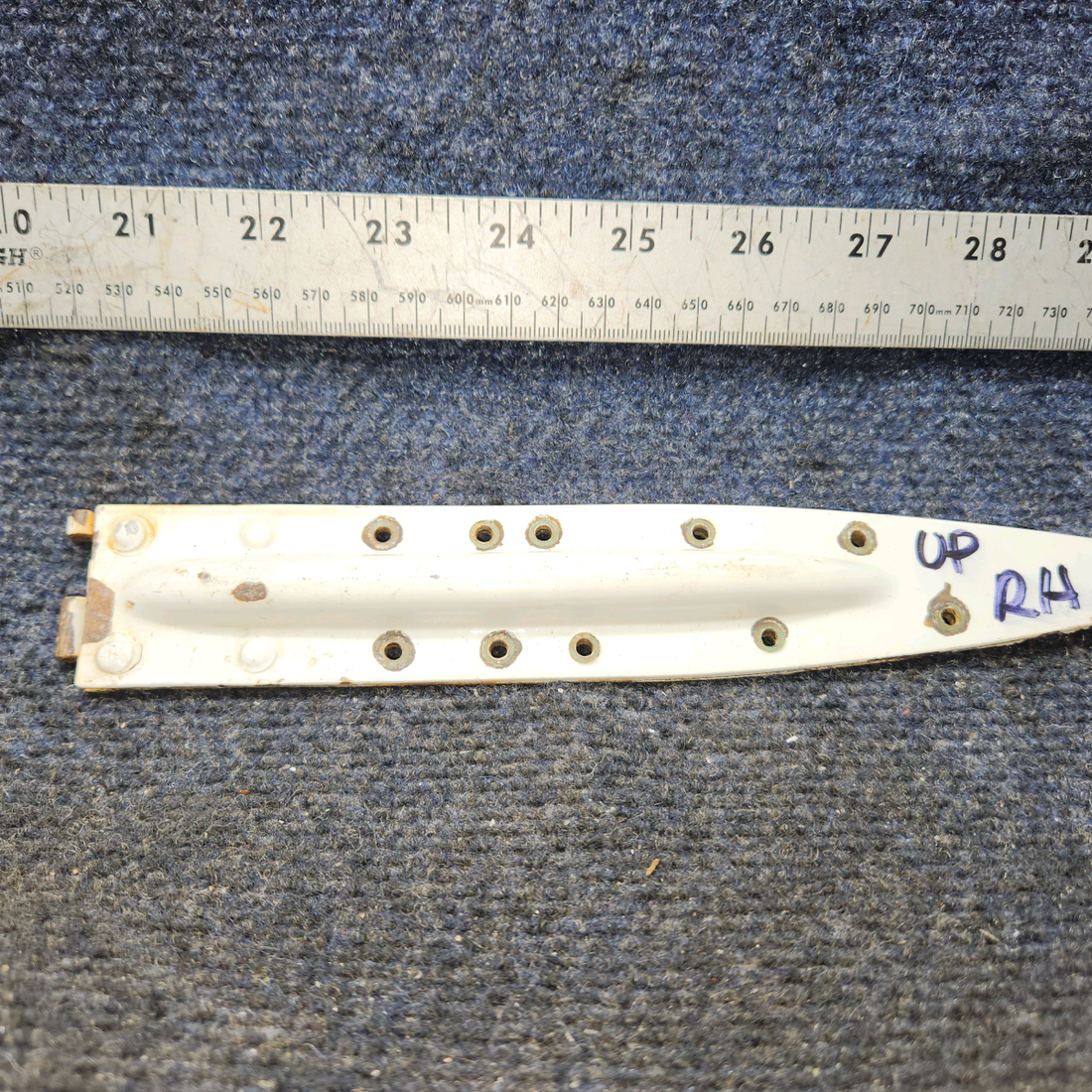 Used aircraft parts for sale, 0511238-2 Cessna Cabin Door  AFT Hinge Assembly - RH