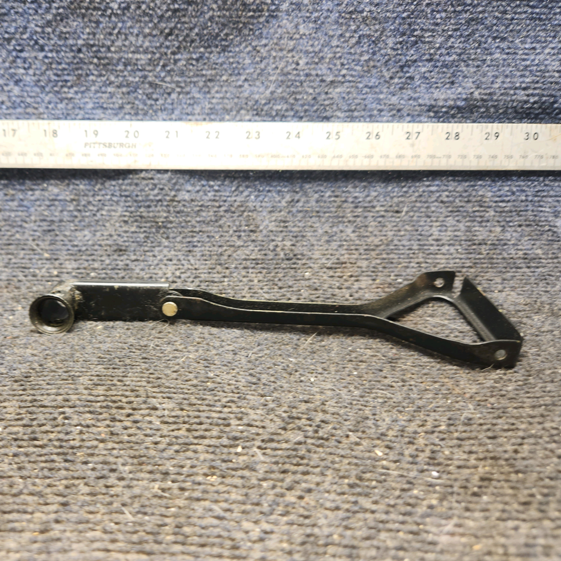 Used aircraft parts for sale, 0411564, 0411563 cessna 172N Dual Control Pedal Link with Bellcrank
