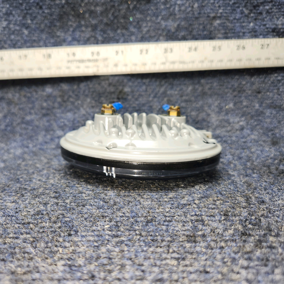 Used aircraft parts for sale, 01-0771833-10 WHELEN P36P1L PIPER PA-24-250 LED Landing Light Assembly
