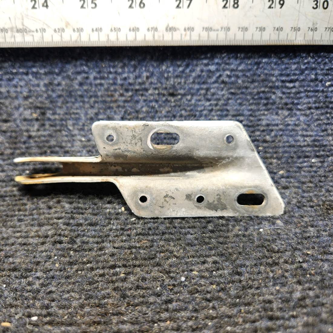Used aircraft parts for sale, 66914-003 Piper PA-28 Cabin Door Bottom Hinge