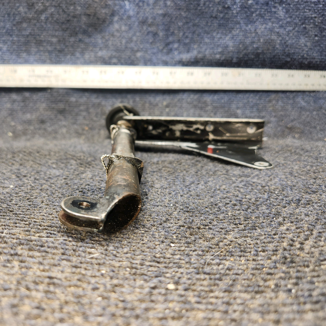 Used aircraft parts for sale, 65837-002, 69318-000 piper PA-28-181 Rudder Trim Adjustment Assembly