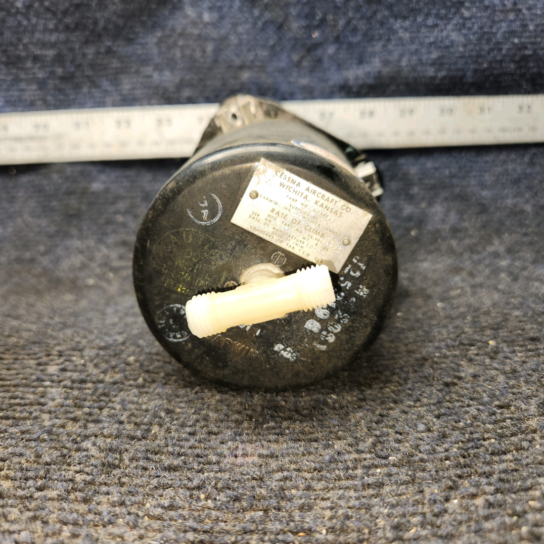 Used aircraft parts for sale, 22-991-02-1A Cessna 172F Rate of Climb Indicator