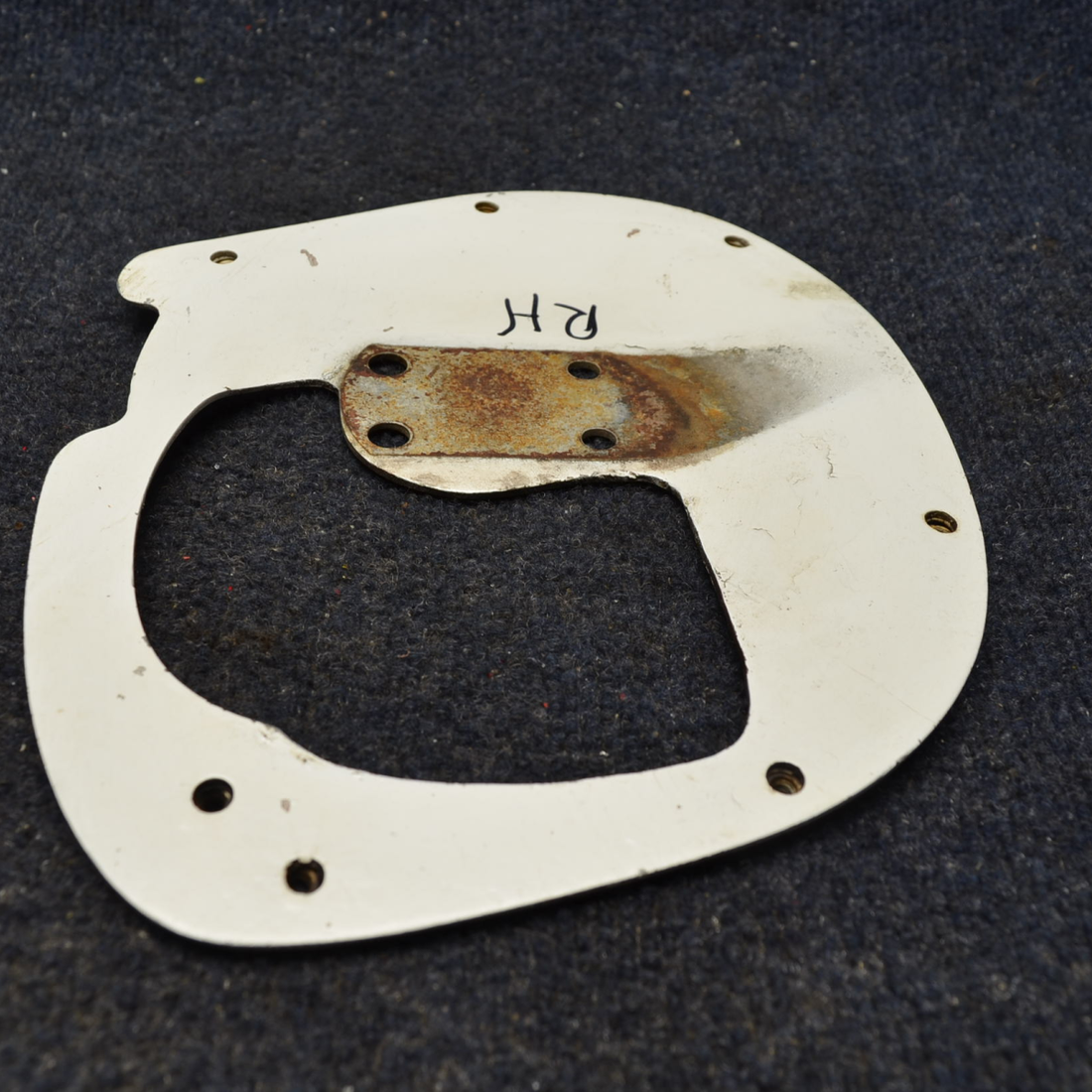 Used aircraft parts for sale, 0441143-26 Cessna C175 PLATE ASSYWHEEL FAIRING MAIN GEAR - RH